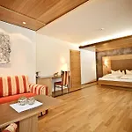Otel Neustift